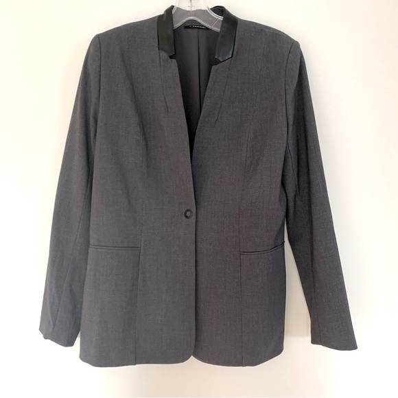 TAHARI dark gray blazer. - Picture 1 of 12